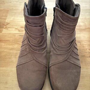 9W Cobb Hill Ankle Boot